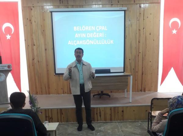 OKULUMUZDA ALÇAK GÖNÜLLÜLÜKLE İLGİLİ KONFERANS VERİLDİ